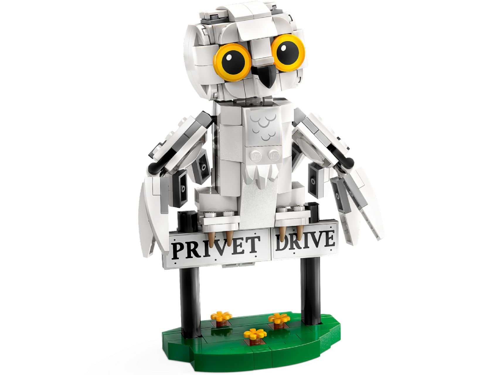 LEGO® Hedwig™ at 4 Privet Drive