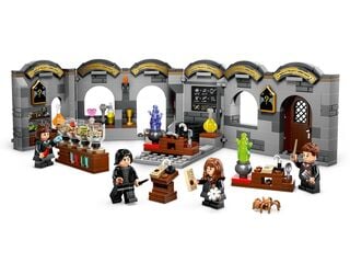LEGO® Hogwarts™ Castle: Potions Class