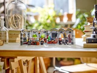 LEGO® Hogwarts™ Castle: Potions Class