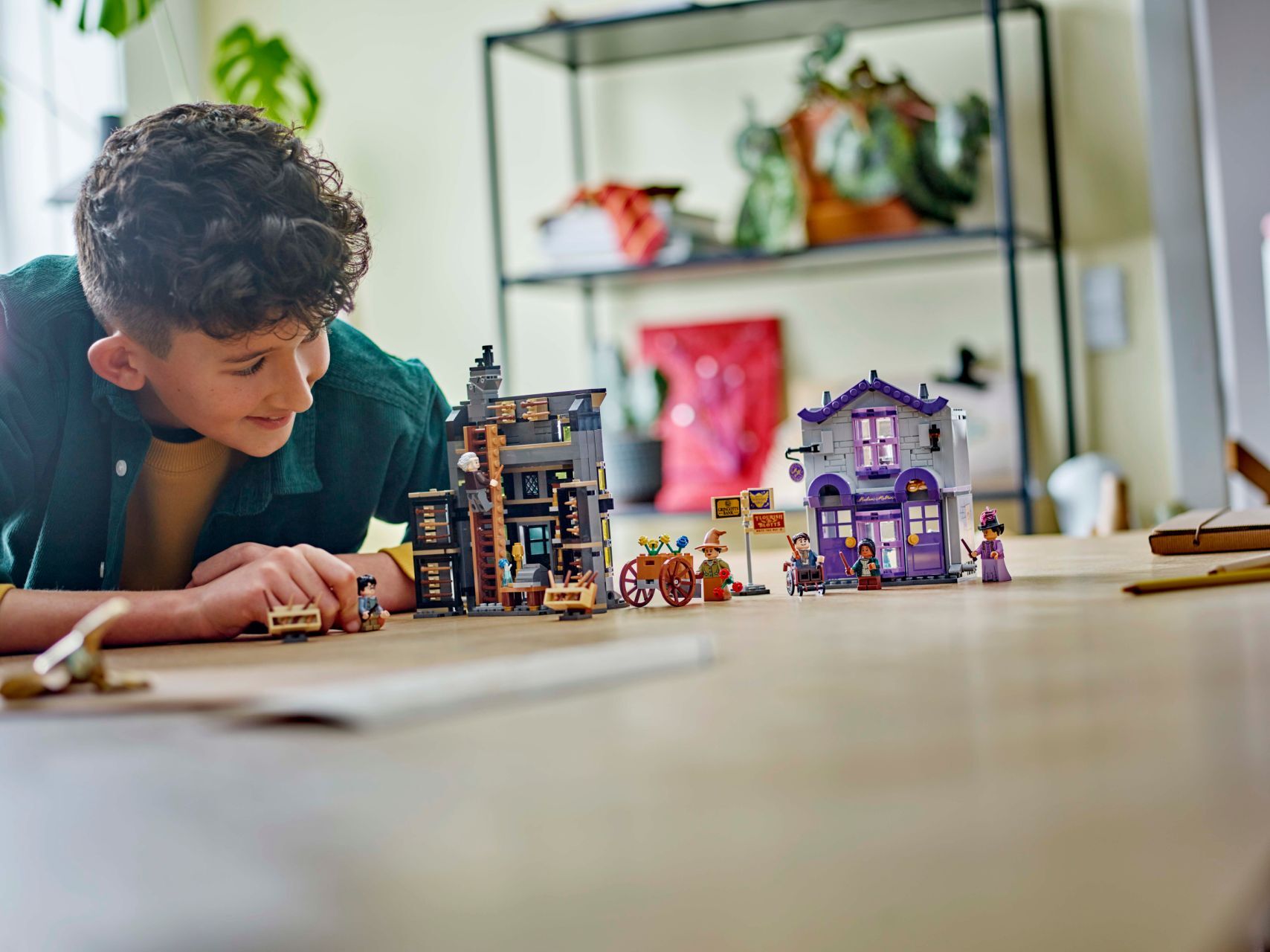 LEGO® Ollivanders™ & Madam Malkin's Robes