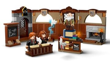LEGO® Hogwarts™ Castle: Charms Class
