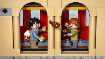 LEGO® Book Nook: Hogwarts™ Express