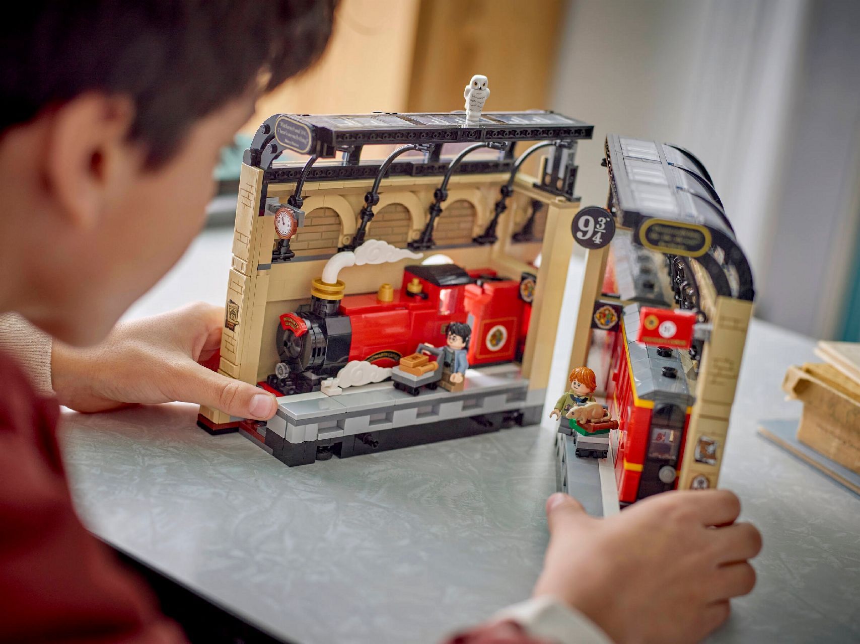 LEGO® Book Nook: Hogwarts™ Express