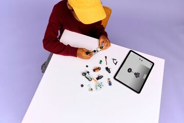 LEGO® Hagrid™ & Harry's Privet Drive Escape