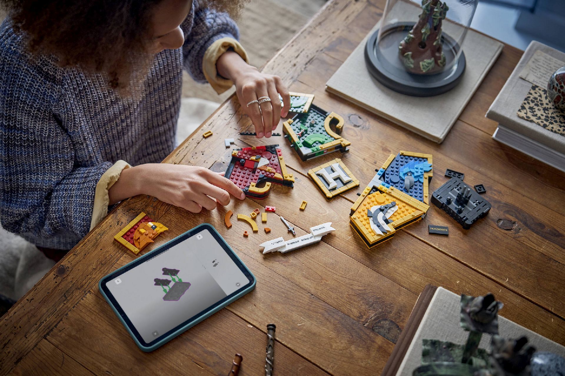 LEGO® Hogwarts™ House Crest