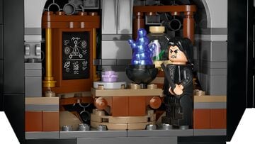 LEGO® Cauldron: Secret Potions Classroom
