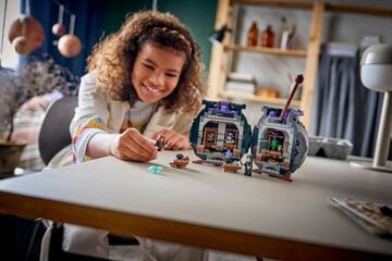 LEGO® Cauldron: Secret Potions Classroom