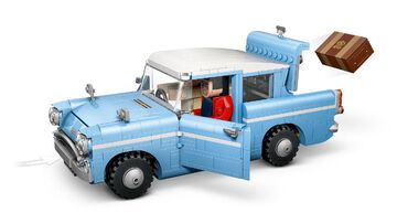 LEGO® Enchanted Flying Ford Anglia™