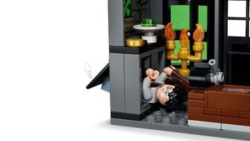LEGO® Knockturn Alley™ Wizarding Shops