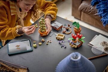 LEGO® Hogwarts™ Herbology Plants