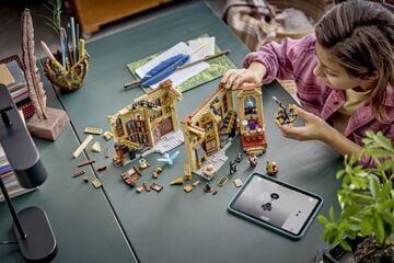 LEGO® Book Nook: Dumbledore's Office
