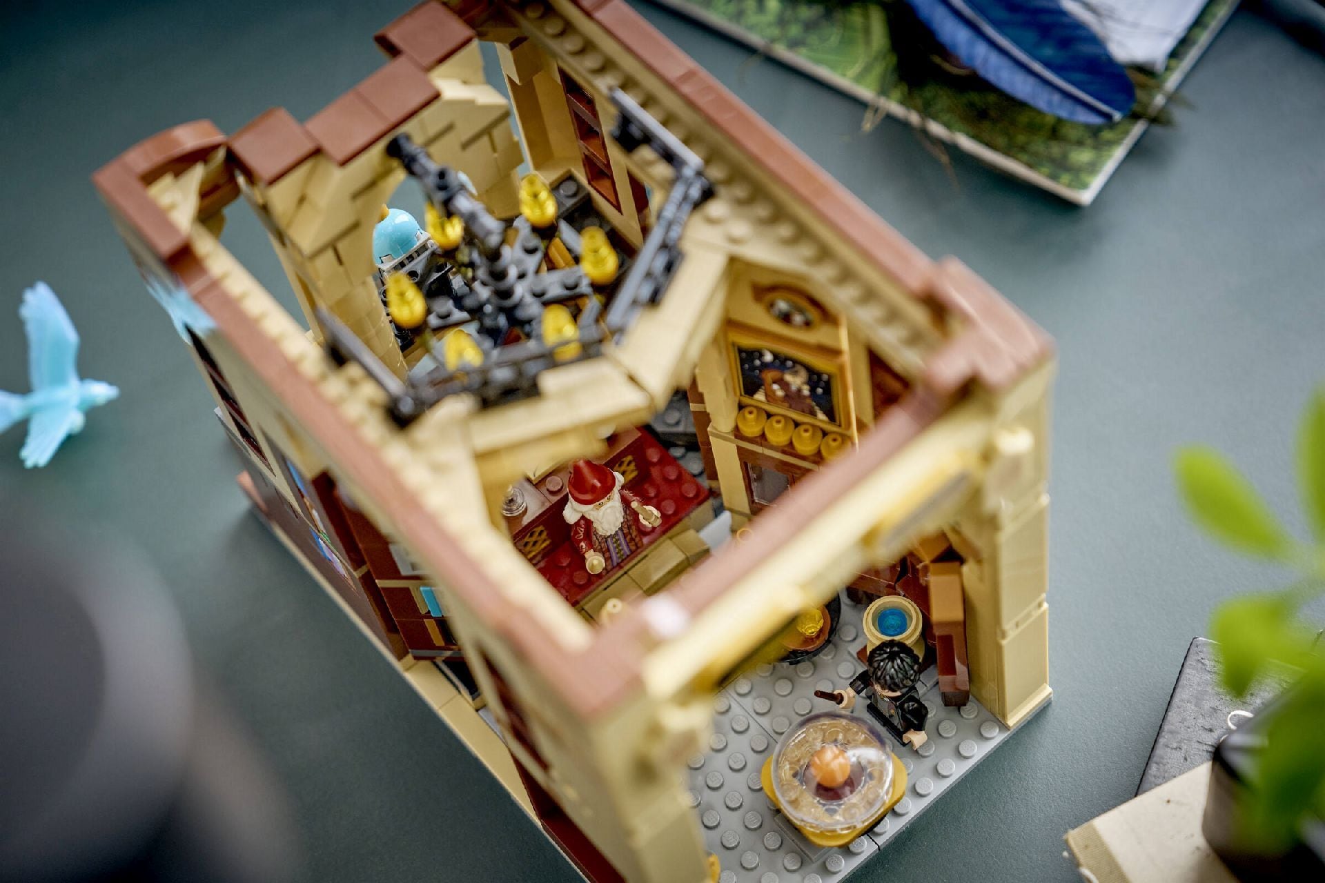 LEGO® Book Nook: Dumbledore's Office