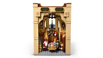 LEGO® Book Nook: Dumbledore's Office
