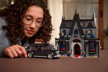 LEGO® Morticia's Cottage