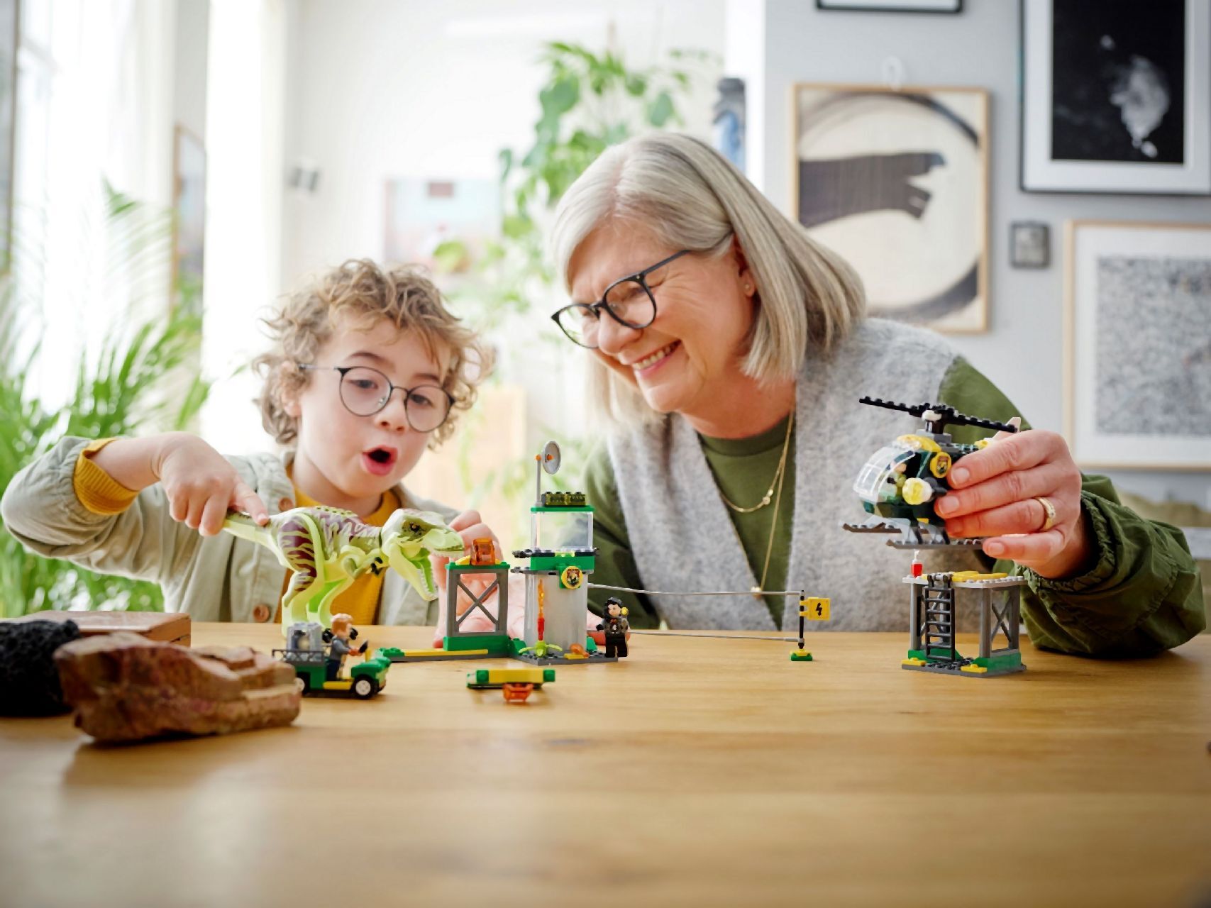 LEGO® T. rex Dinosaur Breakout