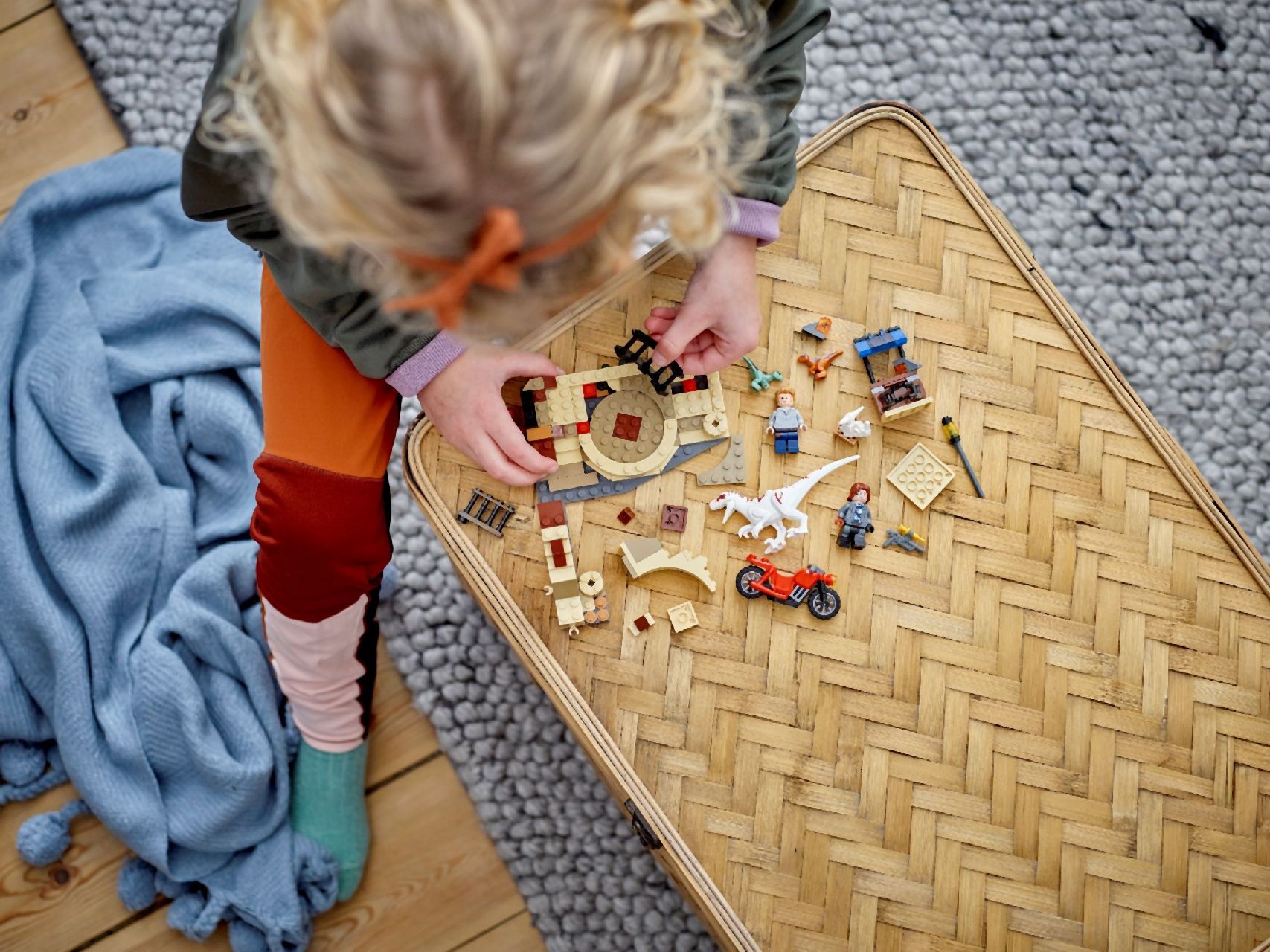 LEGO® Atrociraptor Dinosaur: Bike Chase