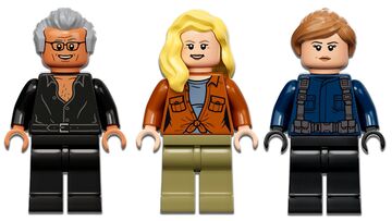 LEGO® Pyroraptor & Dilophosaurus Transport