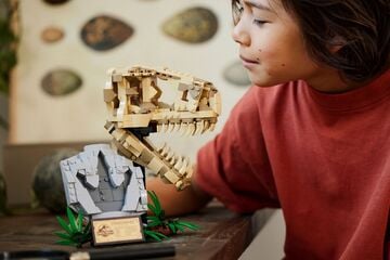 LEGO® Dinosaur Fossils: T. rex Skull