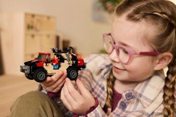 LEGO® Raptor Off-Road Escape