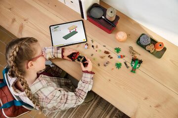 LEGO® Raptor Off-Road Escape