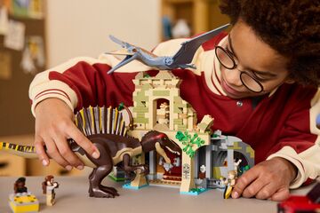 LEGO® Spinosaurus & Quetzalcoatlus Air Mission