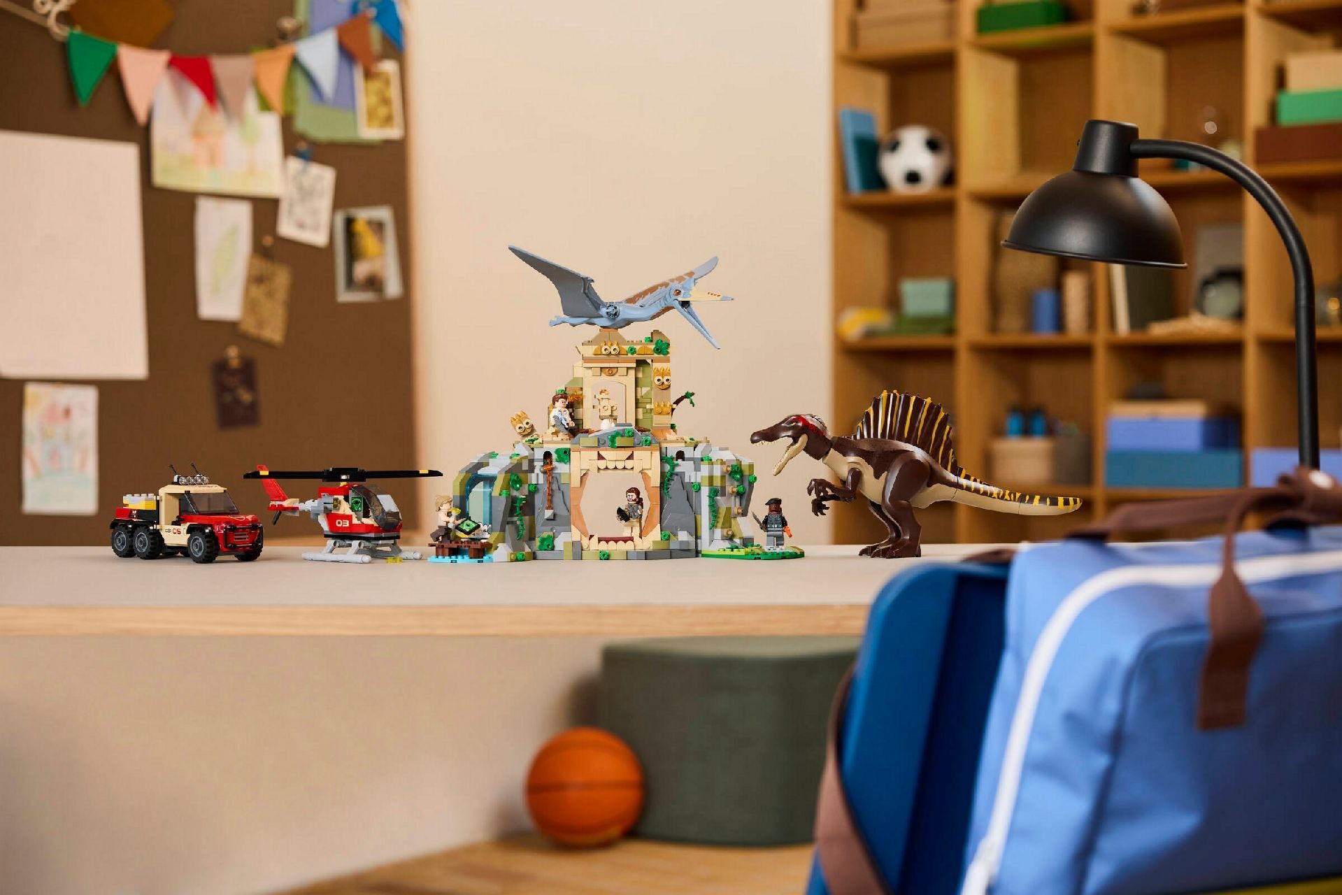 LEGO® Spinosaurus & Quetzalcoatlus Air Mission