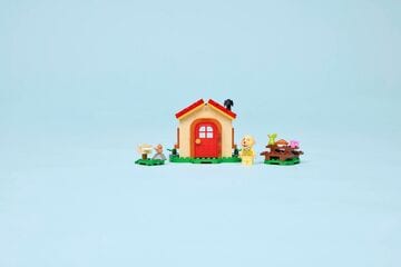 LEGO® Goldie's Cozy House