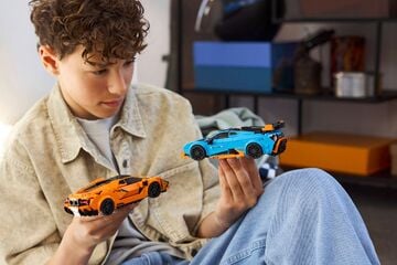 LEGO® Lamborghini Revuelto & Huracán STO