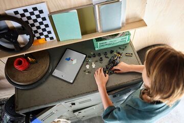 LEGO® APXGP Team Race Car from F1® The Movie