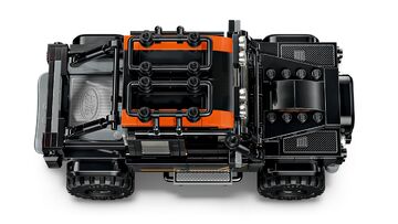 LEGO® Jaguar Project 7 & Land Rover Defender