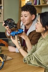 LEGO® Jaguar Project 7 & Land Rover Defender
