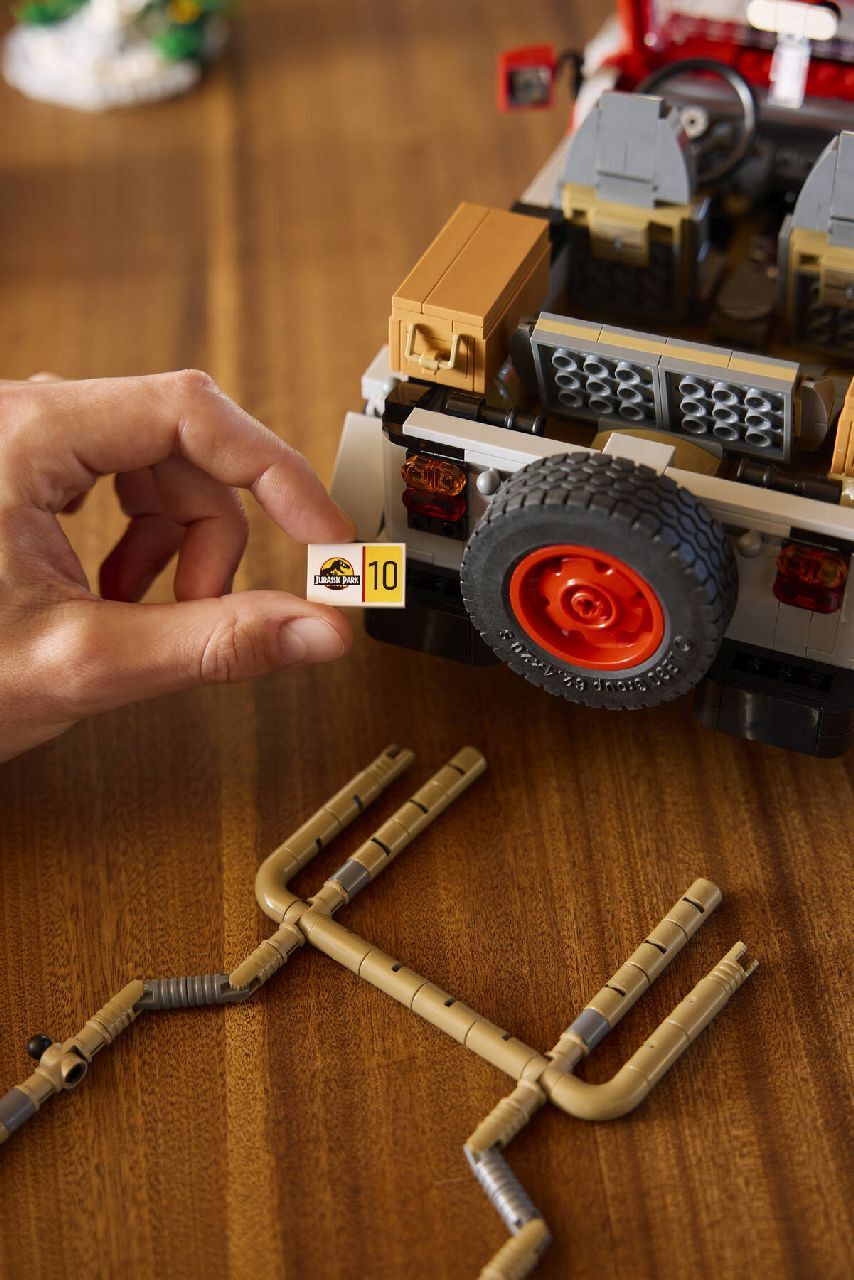 LEGO® Jurassic Park Jeep® Wrangler