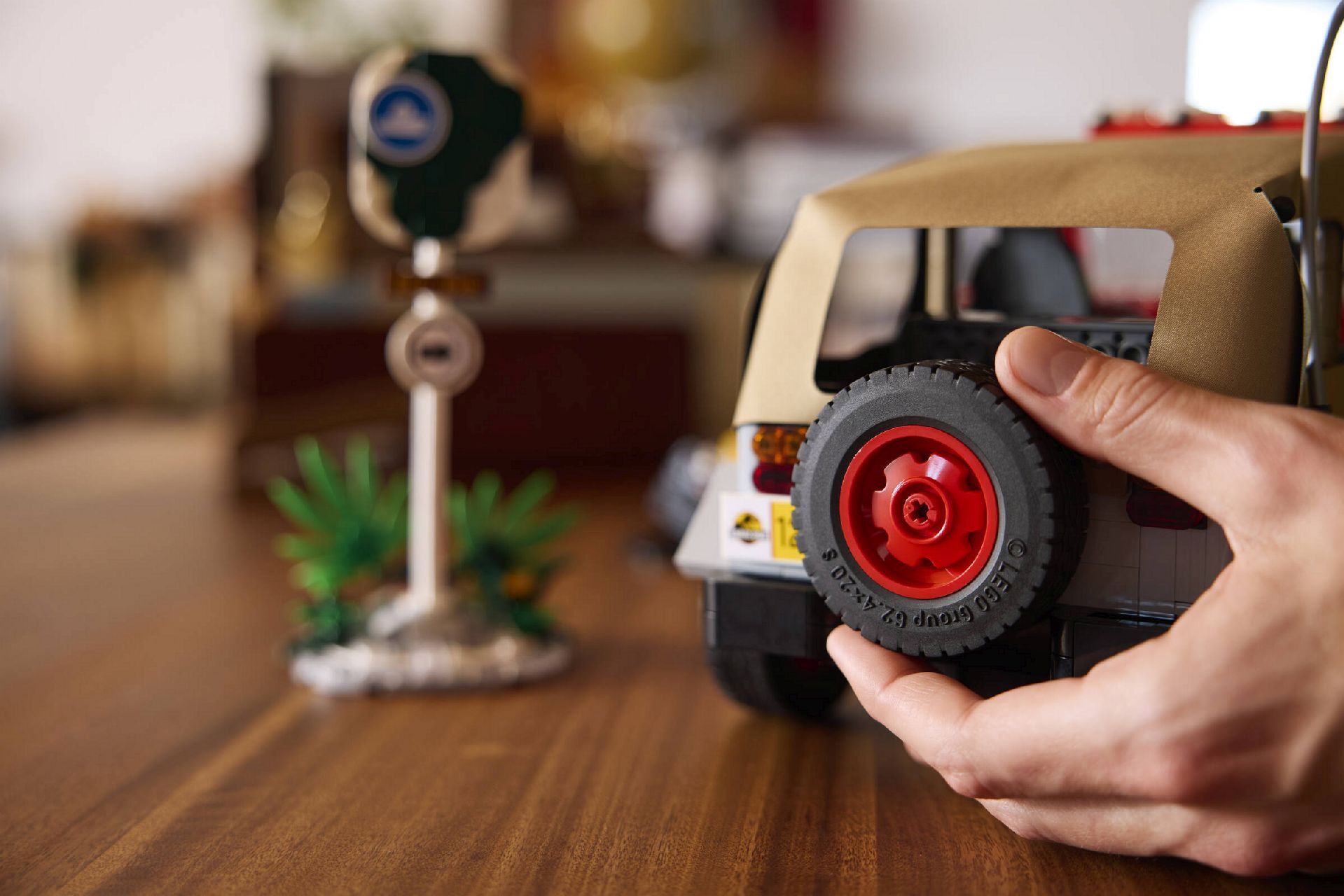 LEGO® Jurassic Park Jeep® Wrangler