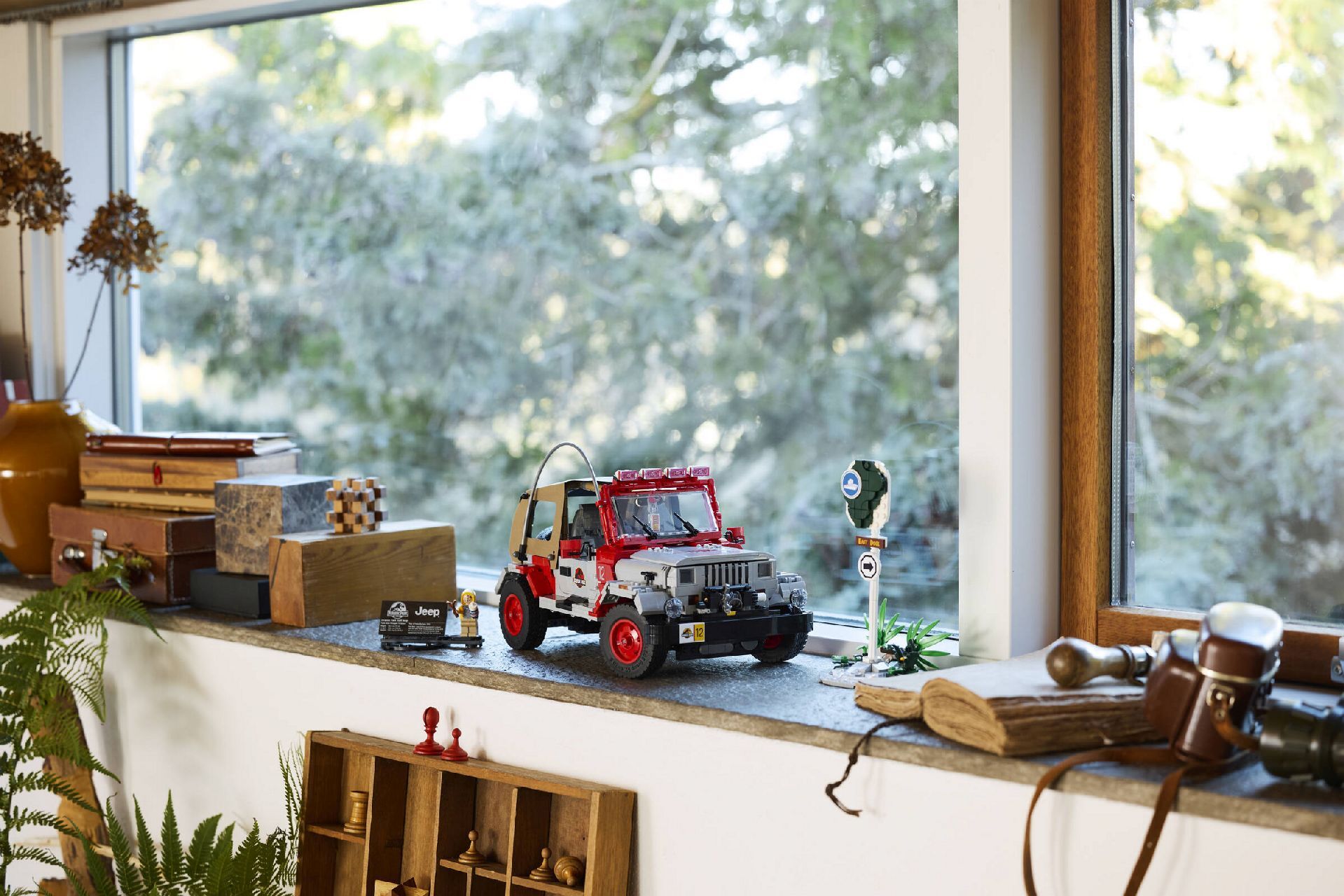LEGO® Jurassic Park Jeep® Wrangler