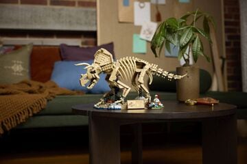 LEGO® Dinosaur Fossils: Triceratops