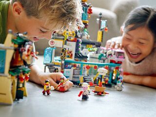 LEGO® The City of Lanterns