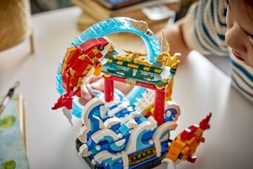 LEGO® Prosperity Carp Leaping