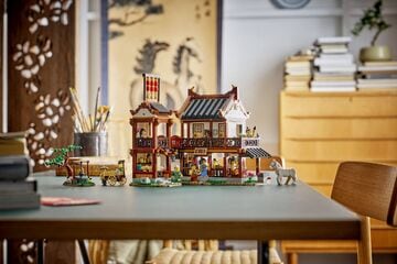 LEGO® Ancient Moon-Gazing Inn