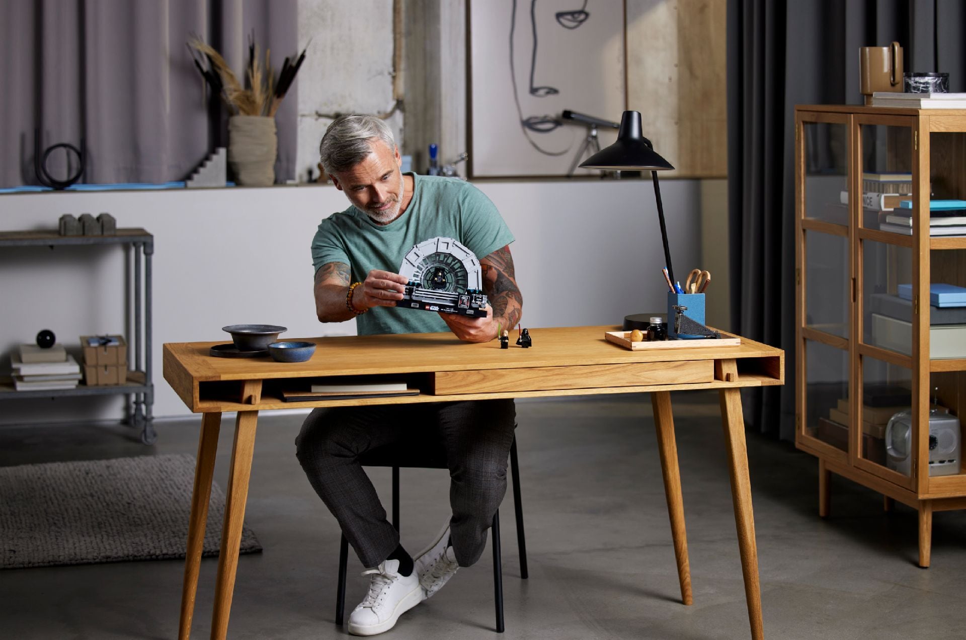 LEGO® Emperor's Throne Room™ Diorama