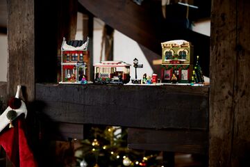 LEGO® Holiday Main Street