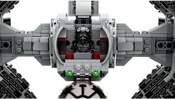LEGO® Mandalorian Fang Fighter vs. TIE Interceptor™