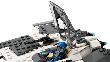 LEGO® Mandalorian Fang Fighter vs. TIE Interceptor™