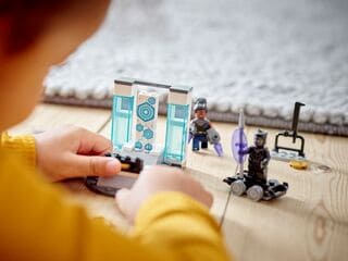 LEGO® Shuri's Lab